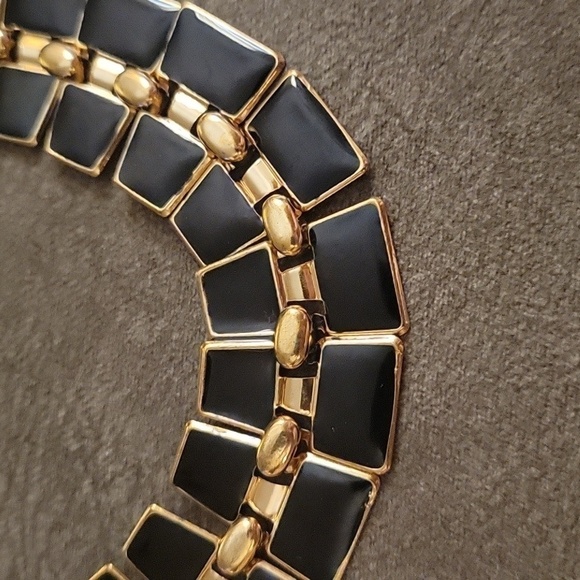 5/$25 Black Geometric Cleopatra Style Bib Necklace - Picture 5 of 8